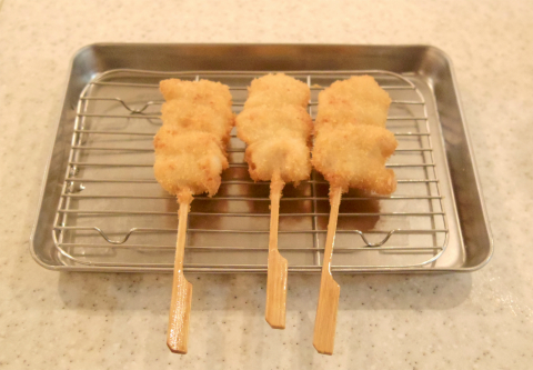 東京都板橋区成増１丁目にある「串カツ田中　成増店」串カツ豚3本