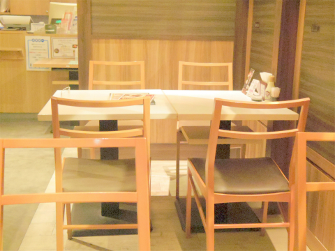 神奈川県横浜市戸塚区品濃町にあるとろろ専門店「大豆ととろろ　とろ麦　西武東戸塚店」店内
