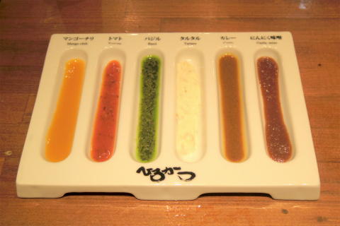 東京都台東区上野６丁目「串かつ酒場 ひろかつ　上野アメ横店」串カツのソース７種