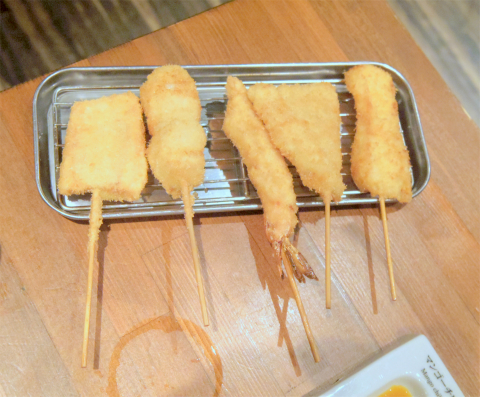 東京都台東区上野６丁目「串かつ酒場 ひろかつ　上野アメ横店」串かつおまかせ５種盛り