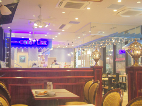 神奈川県横浜市中区桜木町１丁目にある「FOOD HALL KITEKI　フードホールKITEKI」店内
