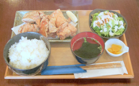 神奈川県横浜市神奈川区子安通２丁目にある居酒屋「はり亭」鶏の唐揚げランチ