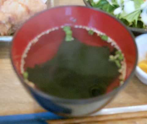 神奈川県横浜市神奈川区子安通２丁目にある居酒屋「はり亭」鶏の唐揚げランチ
