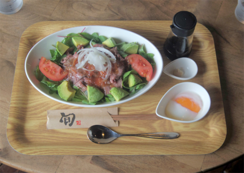 埼玉県越谷市東大沢３丁目にある 「Sampo Cafe　サンポ珈琲　北越谷店」ローストビーフ丼（日替わり珈琲付き）