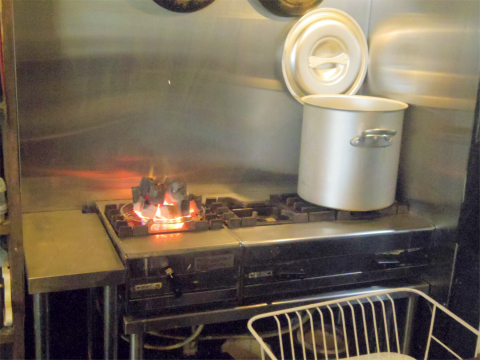 茨城県つくばみらい市陽光台１丁目にある焼肉、ホルモンの「モッツバー 高の家　みらい平店」店内