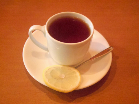 茨城県龍ケ崎市白羽4丁目にある洋食店「洋風食卓 れべる」若鶏の赤ワイン煮セット(本日のポタージュ)