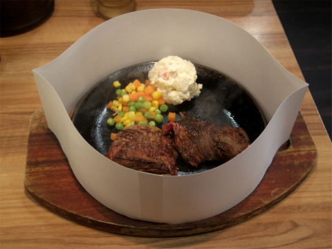 東京都江戸川区瑞江２丁目にある豚丼、ステーキ、ハンバーグの「情熱のすためしどんどん　ラパーク瑞江店」ランチステーキ