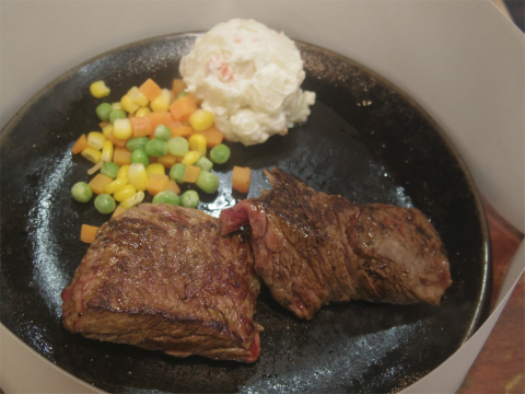 東京都江戸川区瑞江２丁目にある豚丼、ステーキ、ハンバーグの「情熱のすためしどんどん　ラパーク瑞江店」ランチステーキ