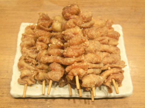 神奈川県横浜市中区伊勢佐木町2丁目にある居酒屋「伝串 新時代 伊勢佐木町店」伝串ピラミッド 中ピラミッド(10本)