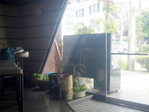 兵庫県明石市朝霧南町２丁目にある喫茶店「COFFEE SPOT CAT'S （キャッツ）」店内