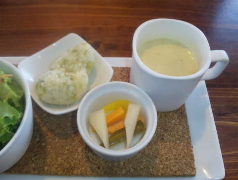 埼玉県越谷市下間久里にあるイタリアンの「La Cucina Di Nina　イタリアン食堂　ニーナの台所　せんげん台東店」前菜プレート