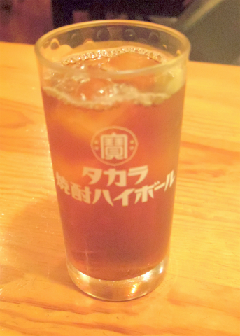 神奈川県横浜市中区港町３丁目にある居酒屋「焼鳥と刺身 とりろう」ウーロン茶