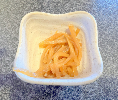 茨城県龍ケ崎市若柴町にある「焼肉 優勝」優勝焼肉ランチ(上)の小鉢