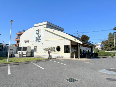 千葉県松戸市紙敷にある回転寿司「廻鮮寿司 すし松」外観 