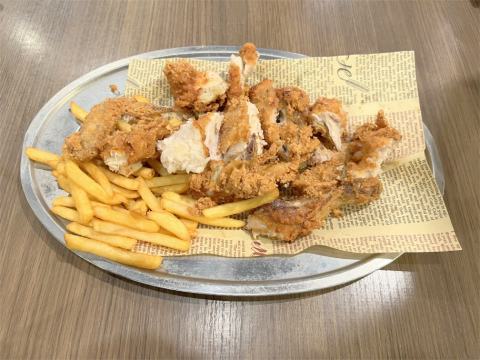 千葉県松戸市東松戸1丁目「食彩厨房 いちげん 東松戸店」お替りシューストポテトが付いた王様の鶏のやみつき半身揚げ