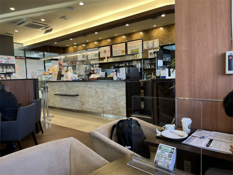 千葉県松戸市東松戸２丁目にある「ide cafe　イデ・カフェ　東松戸駅店」店内