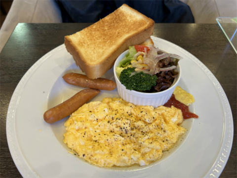 千葉県松戸市東松戸２丁目にある「ide cafe　イデ・カフェ　東松戸駅店」コンチネンタルセット