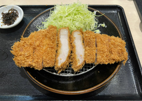 神奈川県横浜市中区真砂町３丁目にある「とんかつ はまや 関内駅前店」【数量限定】特上ロースかつ定食（千葉県産 林SPF）