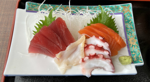 茨城県鉾田市田崎にある食堂「松竹亭」刺身定食