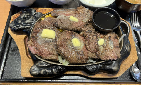 茨城県石岡市東光台3丁目にある「とんかつや漫遊亭 石岡東光台店」漫遊ステーキセット(1ポンド)
