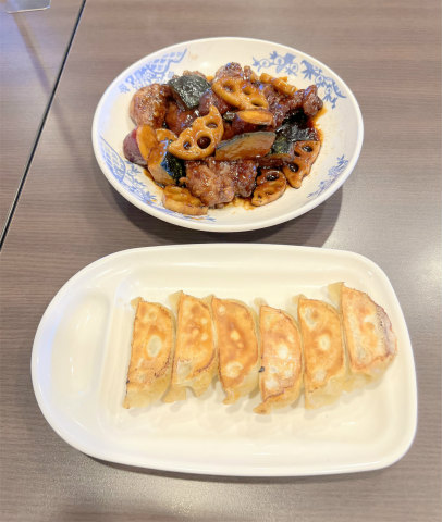 神奈川県横浜市神奈川区新子安１丁目にある中華料理店「Bamiyan　バーミヤン　新子安店」新子安店　黒酢豚と本格焼餃子（6コ）