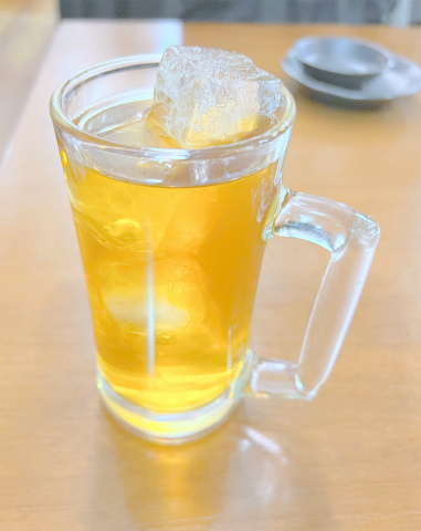 東京都台東区秋葉原にある中華料理店「和合餃子　秋葉原３号店」ウーロン茶