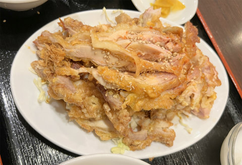 東京都江東区高橋にある中華料理「大衆菜館 紫園」定番定食のユーリンチー