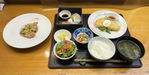 茨城県鹿嶋市宮中６丁目にある「季節料理 四季亭」本日のおすすめセット　楓　メインダブル（魚、肉）