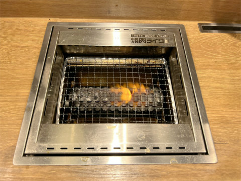 神奈川県横浜市中区港町4丁目にある「焼肉ライク 横浜関内店」店内