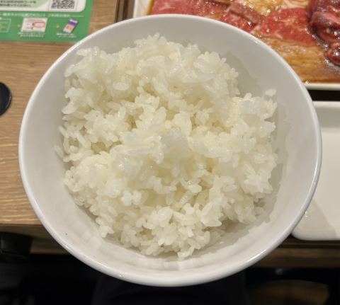 神奈川県横浜市中区港町4丁目にある「焼肉ライク 横浜関内店」上ロース&ハラミ&バラカルビセット 250g と 和牛カルビ100g