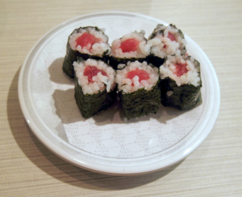 神奈川県横浜市中区真砂町３丁目にある回転寿司「はま寿司　関内セルテ店」鉄火巻き