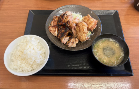 埼玉県さいたま市緑区美園４丁目にあるからあげ専門店「からやま　浦和美園店」浦和美園店　二種盛り定食
