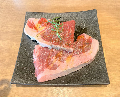 埼玉県春日部市豊町3丁目にある4焼肉食べ放題のお店「PREMIUM KARUBI プレミアムカルビ 春日部店」サーロイン