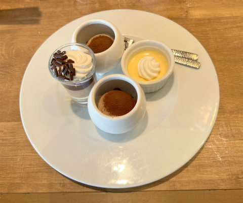 埼玉県春日部市豊町3丁目にある4焼肉食べ放題のお店「PREMIUM KARUBI プレミアムカルビ 春日部店」プレミアムデザート