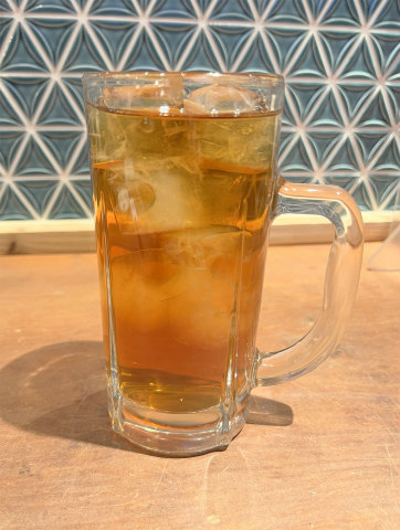東京都墨田区吾妻橋2丁目にある居酒屋「ひもの 炉端焼き 未蔵や」ウーロン茶