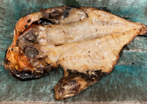 東京都墨田区吾妻橋2丁目にある居酒屋「ひもの 炉端焼き 未蔵や」金目鯛開き