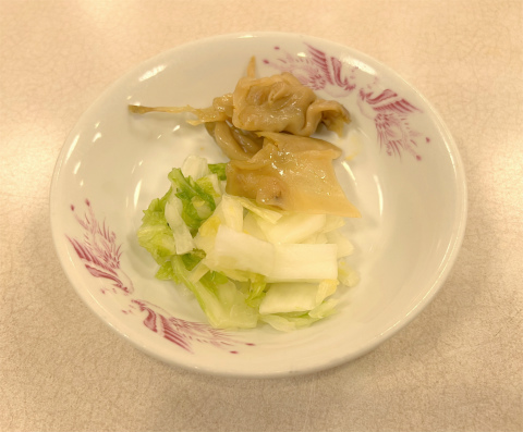 神奈川県横浜市中区尾上町３丁目にある「中華料理 紅花」B定食のお新香