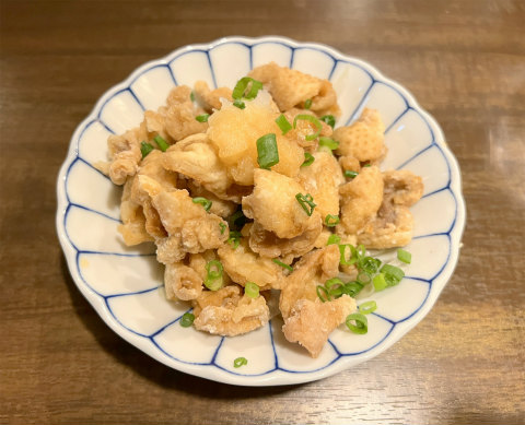神奈川県横浜市中区尾上町３丁目にある居酒屋「肉×九州料理 しょうちゃん　関内本店」鶏皮ポン酢