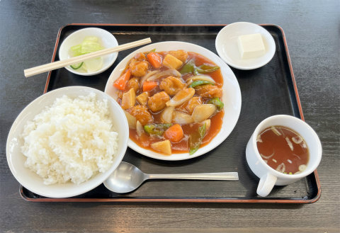 埼玉県所沢市西狭山ケ丘1丁目にある中華料理店「南京亭 狭山ヶ丘店」酢豚定食