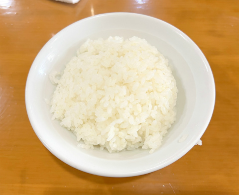 神奈川県横浜市神奈川区子安通3丁目にある「中国料理 馨香園」揚げ鶏の黒コショウ炒め定食