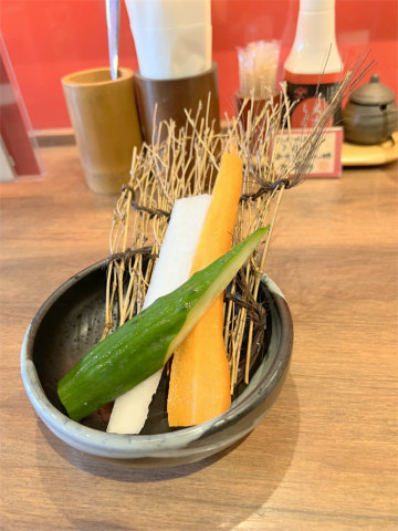 千葉県成田市花崎町にある居酒屋「備長炭焼 七左衛門 成田店」お通しの野菜スティック