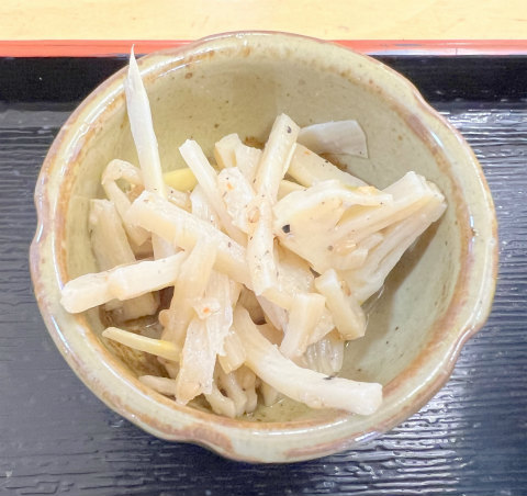 千葉県松戸市松戸新田にある食堂「あざみや」カツ煮定食