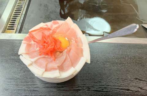 東京都葛飾区立石1丁目にあるお好み焼き、もんじゃの「お好み焼 小町」お好み焼き豚天