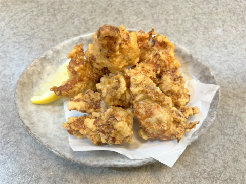 東京都墨田区京島1丁目にある居酒屋「炭火焼 八剣伝 京成曳舟店」鳥のからあげ