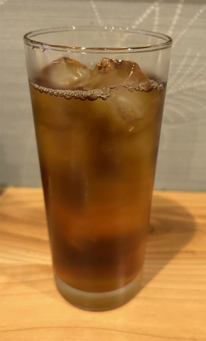 千葉県成田市花崎町にある居酒屋「個室居酒屋 比内地鶏・天ぷら 秋風」ウーロン茶