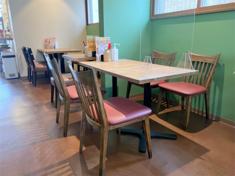 千葉県松戸市新松戸1丁目 にあるアジア料理店「アジアごはんとお酒のお店 Mekong(メコン)」店内