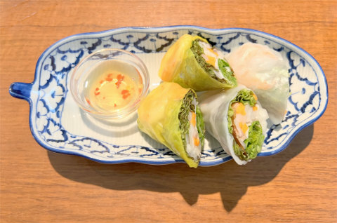 千葉県松戸市新松戸1丁目 にあるアジア料理店「アジアごはんとお酒のお店 Mekong(メコン)」エビ生春巻き1本