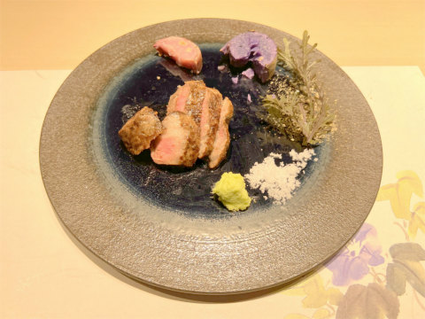 神奈川県横浜市中区常盤町3丁目にある炭火焼、創作料理「炭火焼 旬彩だるま」黒毛和牛 イチボ 炭火焼