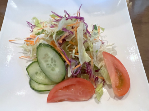 茨城県桜川市真壁町真壁にあるカフェ「旅人 cafe TOY BOX」ビーフシチューセットのたっぷり野菜サラダ