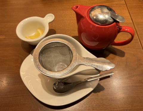 千葉県松戸市松戸新田にあるカフェ「むさしの森珈琲 松戸新田店」ホットレモンティー